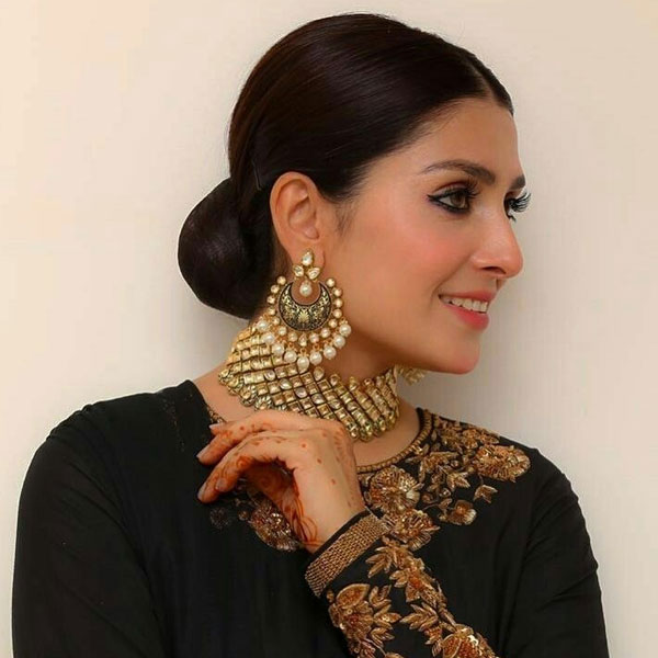 Ayeza-Khan-pakistani-top-actress